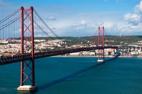 bridge in lisbon portugal pics